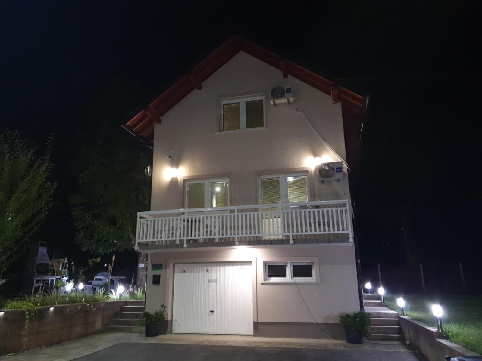 House Apartment Azra Sarajevo Bagian luar foto