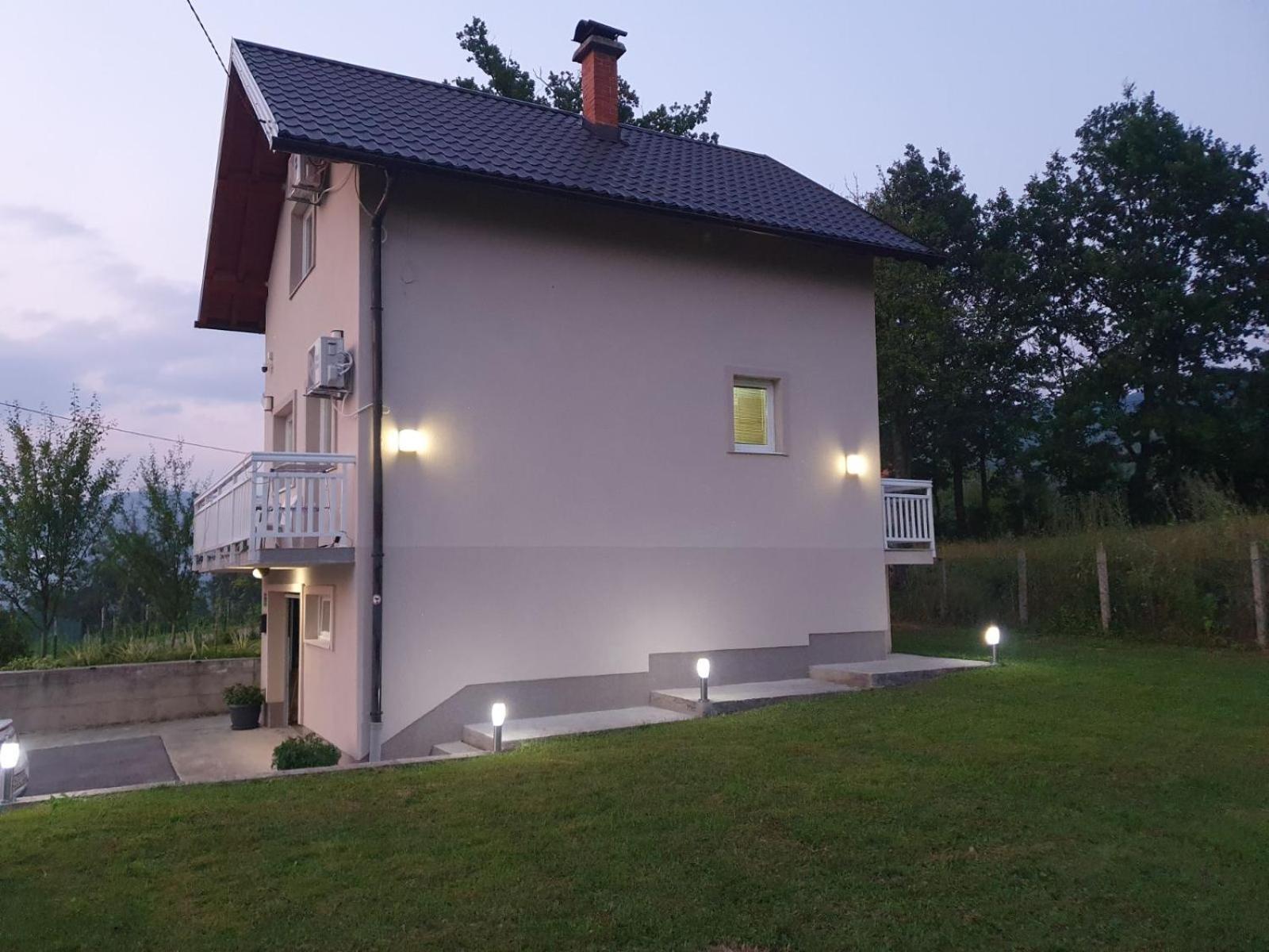 House Apartment Azra Sarajevo Bagian luar foto
